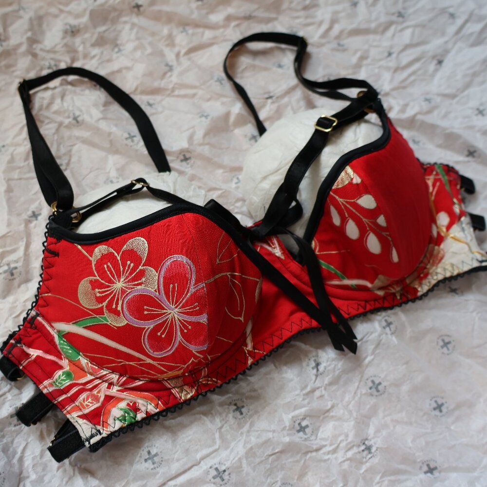 Karolina Laskowska Sayuri padded kimono silk bra size 8 small red black strappy